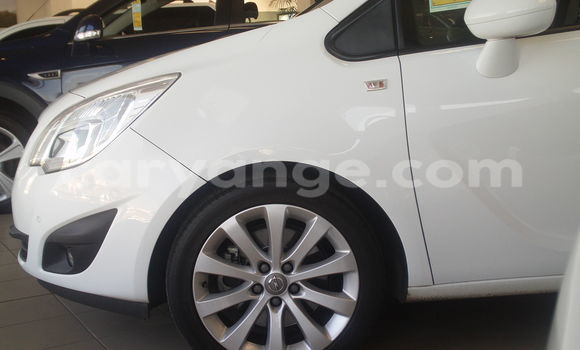 Buy Used Opel Astra White Car in Windhoek in Namibia