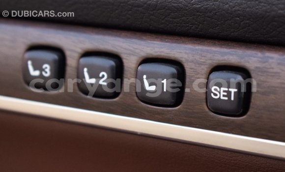 Acheter Import Voiture Toyota Land Cruiser Noir à Import - Dubai, Namibie Acheter Import Voiture Toyota Land Cruiser Noir à Import - Dubai, Namibie