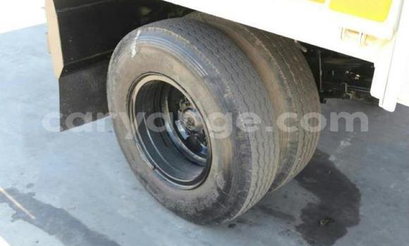 Acheter Occasion Utilitaire Hyundai H200 Blanc à Karasburg, Karas Acheter Occasion Utilitaire Hyundai H200 Blanc à Karasburg, Karas