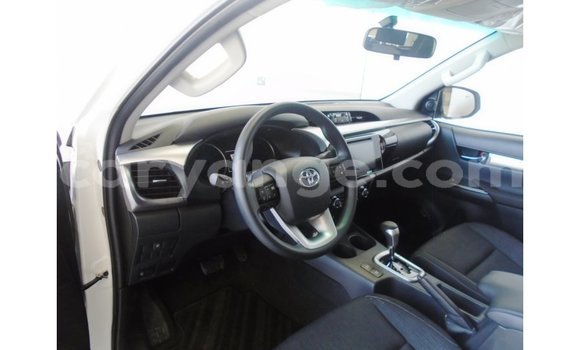 Acheter Import Voiture Toyota Hilux Blanc à Import - Dubai, Namibie Acheter Import Voiture Toyota Hilux Blanc à Import - Dubai, Namibie
