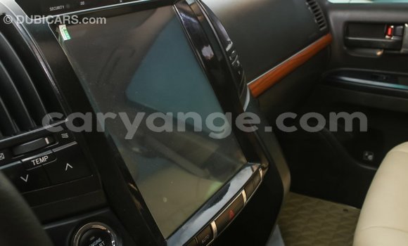 Acheter Import Voiture Toyota Land Cruiser Blanc à Import - Dubai, Namibie Acheter Import Voiture Toyota Land Cruiser Blanc à Import - Dubai, Namibie