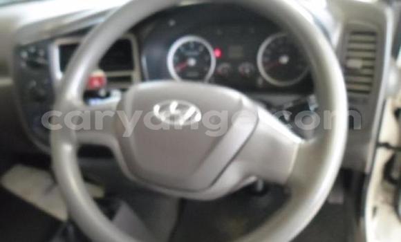 Buy Used Hyundai H1 White Car in Karasburg in Karas Buy Used Hyundai H1 White Car in Karasburg in Karas