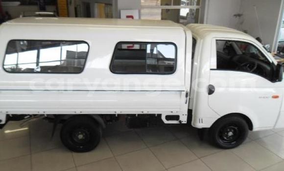 Buy Used Hyundai H1 White Car in Karasburg in Karas Buy Used Hyundai H1 White Car in Karasburg in Karas