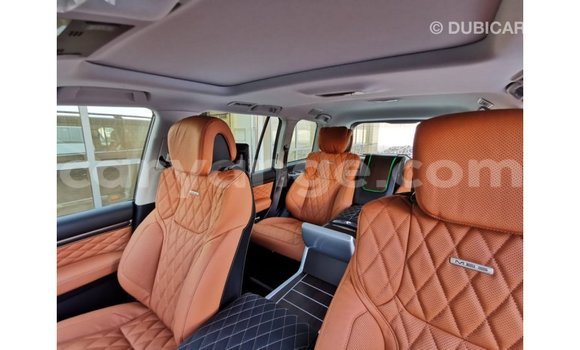 Acheter Import Voiture Toyota Land Cruiser Noir à Import - Dubai, Namibie Acheter Import Voiture Toyota Land Cruiser Noir à Import - Dubai, Namibie