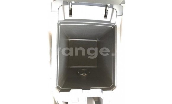 Acheter Import Voiture Toyota Prado Noir à Import - Dubai, Namibie Acheter Import Voiture Toyota Prado Noir à Import - Dubai, Namibie