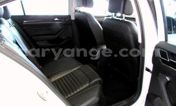 Acheter Occasion Voiture Volkswagen Passat Blanc à Windhoek, Namibie Acheter Occasion Voiture Volkswagen Passat Blanc à Windhoek, Namibie