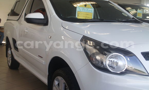 Buy Used Chevrolet Camaro White Car in Windhoek in Namibia