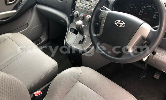 Buy Used Hyundai H1 Silver Car in Windhoek in Namibia Buy Used Hyundai H1 Silver Car in Windhoek in Namibia