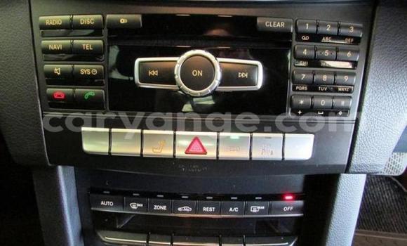 Acheter Occasion Voiture Mercedes-Benz E–Class Blanc à Windhoek, Namibie Acheter Occasion Voiture Mercedes-Benz E–Class Blanc à Windhoek, Namibie