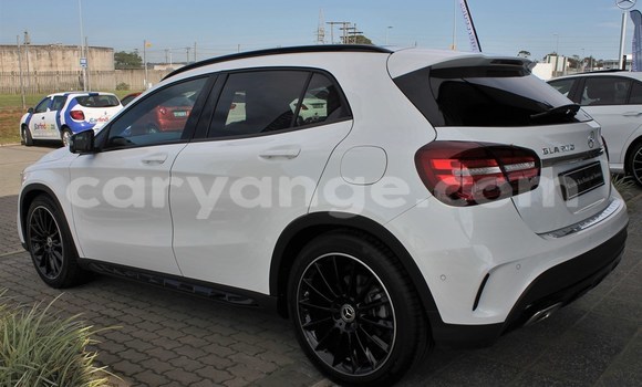 Buy Used Mercedes-Benz 200 White Car in Karasburg in Karas Buy Used Mercedes-Benz 200 White Car in Karasburg in Karas