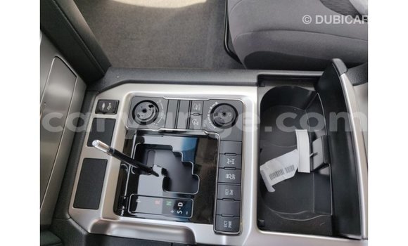 Acheter Import Voiture Toyota Land Cruiser Noir à Import - Dubai, Namibie Acheter Import Voiture Toyota Land Cruiser Noir à Import - Dubai, Namibie