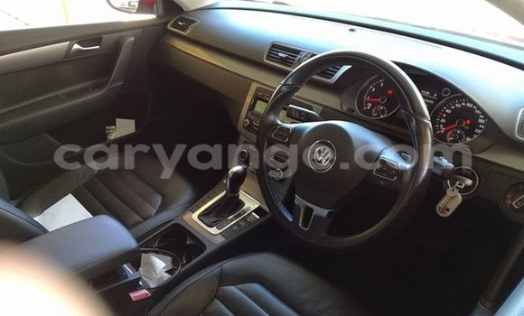 Acheter Occasion Voiture Volkswagen Passat Rouge à Windhoek, Namibie Acheter Occasion Voiture Volkswagen Passat Rouge à Windhoek, Namibie