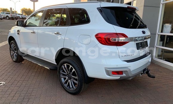 Buy Used Ford Everest White Car in Karasburg in Karas Buy Used Ford Everest White Car in Karasburg in Karas