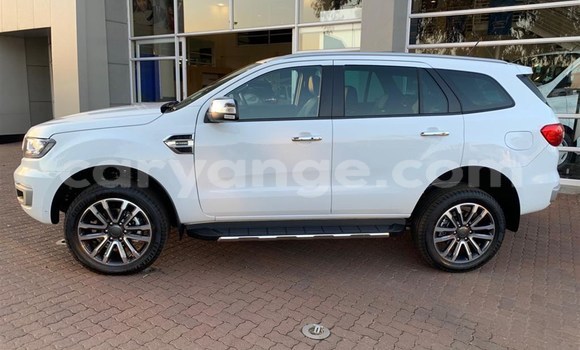 Buy Used Ford Everest White Car in Karasburg in Karas Buy Used Ford Everest White Car in Karasburg in Karas
