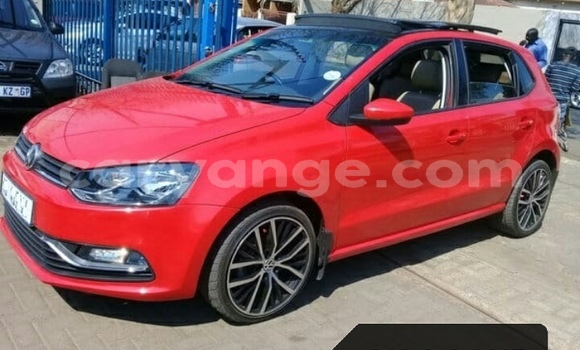 Acheter Occasion Voiture Volkswagen Polo Rouge à Walvis Bay, Namibie Acheter Occasion Voiture Volkswagen Polo Rouge à Walvis Bay, Namibie
