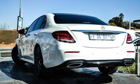 Buy Used Mercedes-Benz E–Class White Car in Windhoek in Namibia Buy Used Mercedes-Benz E–Class White Car in Windhoek in Namibia