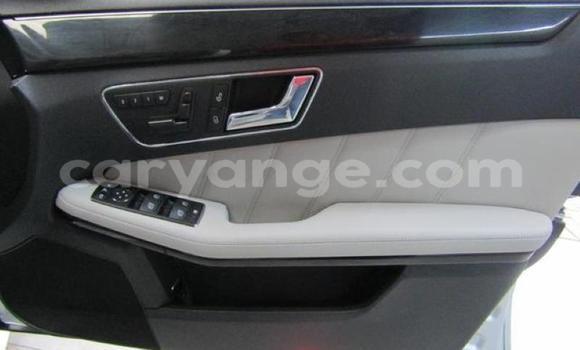 Acheter Occasion Voiture Mercedes-Benz E–Class Gris à Karasburg, Karas Acheter Occasion Voiture Mercedes-Benz E–Class Gris à Karasburg, Karas