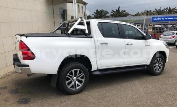 Acheter Occasion Voiture Toyota Hilux Blanc à Karasburg, Karas Acheter Occasion Voiture Toyota Hilux Blanc à Karasburg, Karas