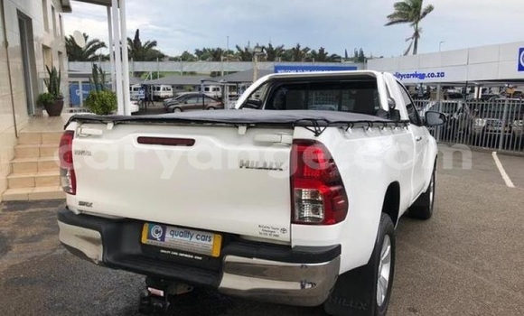 Acheter Occasion Voiture Toyota Hilux Blanc à Windhoek, Namibie Acheter Occasion Voiture Toyota Hilux Blanc à Windhoek, Namibie