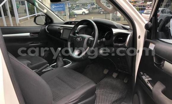 Acheter Occasion Voiture Toyota Hilux Blanc à Windhoek, Namibie Acheter Occasion Voiture Toyota Hilux Blanc à Windhoek, Namibie