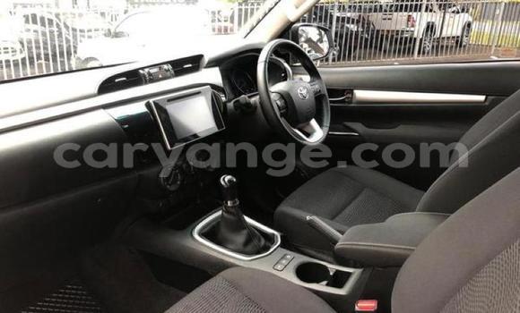 Acheter Occasion Voiture Toyota Hilux Blanc à Windhoek, Namibie Acheter Occasion Voiture Toyota Hilux Blanc à Windhoek, Namibie