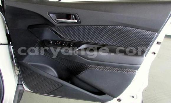 Acheter Occasion Voiture Toyota C-HR Blanc à Windhoek, Namibie Acheter Occasion Voiture Toyota C-HR Blanc à Windhoek, Namibie