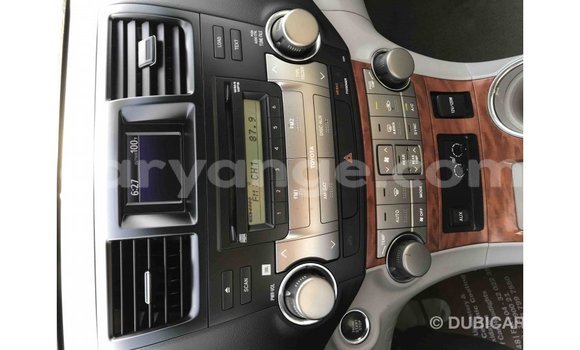 Acheter Import Voiture Toyota Highlander Noir à Import - Dubai, Namibie Acheter Import Voiture Toyota Highlander Noir à Import - Dubai, Namibie