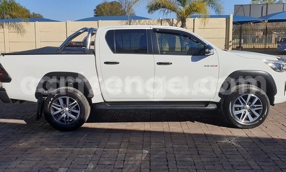Buy Used Toyota Hilux White Car in Karasburg in Karas Buy Used Toyota Hilux White Car in Karasburg in Karas