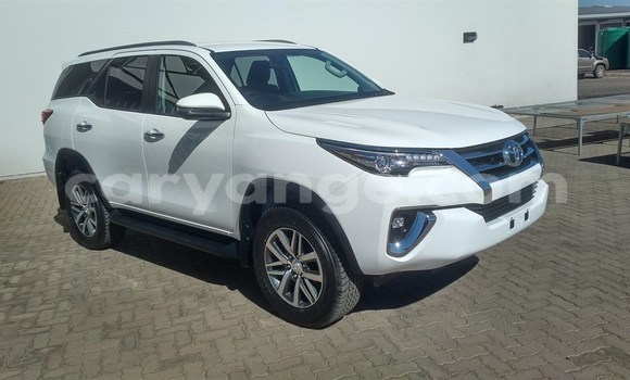 Buy Used Toyota Fortuner White Car in Grootfontein in Namibia Buy Used Toyota Fortuner White Car in Grootfontein in Namibia