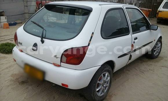 Acheter Occasion Voiture Ford Fiesta Blanc à Windhoek, Namibie Acheter Occasion Voiture Ford Fiesta Blanc à Windhoek, Namibie