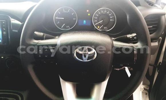 Buy Used Toyota Hilux White Car in Karasburg in Karas Buy Used Toyota Hilux White Car in Karasburg in Karas