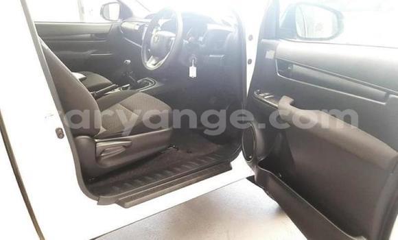 Buy Used Toyota Hilux White Car in Karasburg in Karas Buy Used Toyota Hilux White Car in Karasburg in Karas