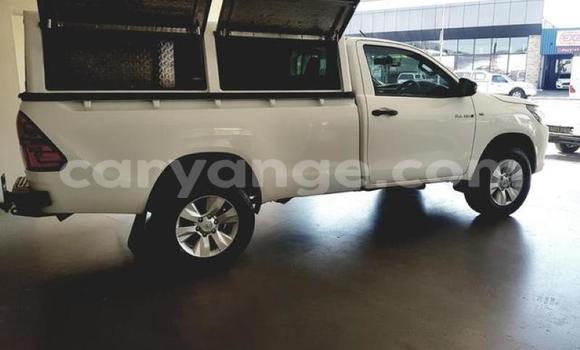 Buy Used Toyota Hilux White Car in Karasburg in Karas Buy Used Toyota Hilux White Car in Karasburg in Karas