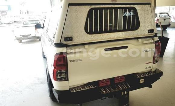 Buy Used Toyota Hilux White Car in Karasburg in Karas Buy Used Toyota Hilux White Car in Karasburg in Karas