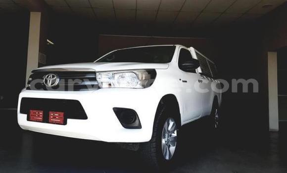 Buy Used Toyota Hilux White Car in Karasburg in Karas Buy Used Toyota Hilux White Car in Karasburg in Karas