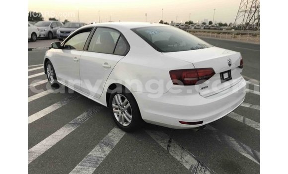 Acheter Import Voiture Volkswagen Jetta Blanc à Import - Dubai, Namibie Acheter Import Voiture Volkswagen Jetta Blanc à Import - Dubai, Namibie