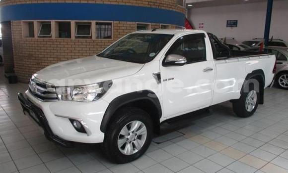 Acheter Occasion Voiture Toyota Hilux Blanc à Windhoek, Namibie Acheter Occasion Voiture Toyota Hilux Blanc à Windhoek, Namibie