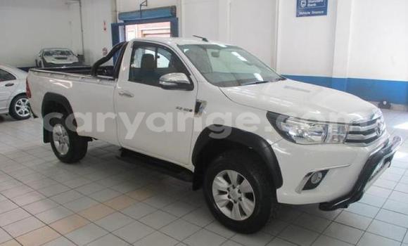 Acheter Occasion Voiture Toyota Hilux Blanc à Windhoek, Namibie Acheter Occasion Voiture Toyota Hilux Blanc à Windhoek, Namibie