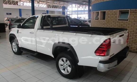Acheter Occasion Voiture Toyota Hilux Blanc à Windhoek, Namibie Acheter Occasion Voiture Toyota Hilux Blanc à Windhoek, Namibie