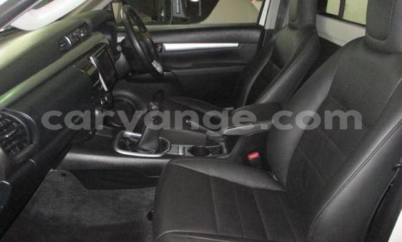 Acheter Occasion Voiture Toyota Hilux Blanc à Windhoek, Namibie Acheter Occasion Voiture Toyota Hilux Blanc à Windhoek, Namibie