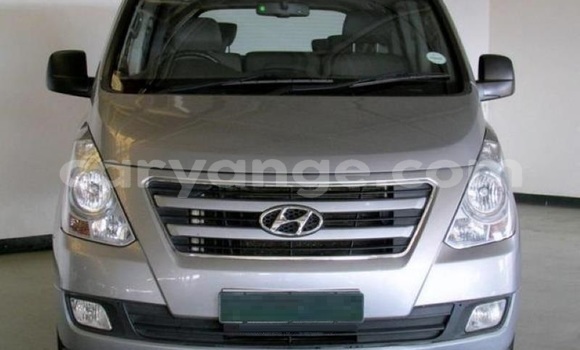 Buy Used Hyundai H1 Silver Car in Windhoek in Namibia Buy Used Hyundai H1 Silver Car in Windhoek in Namibia