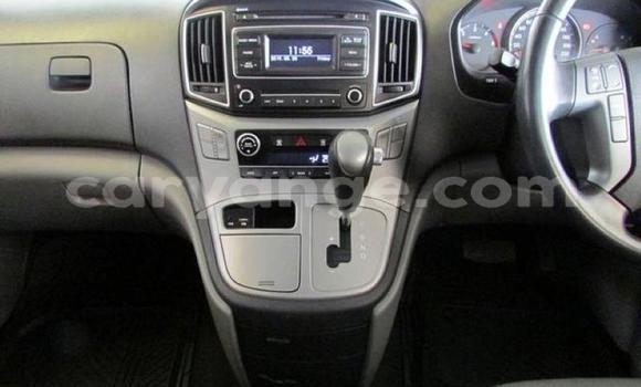 Buy Used Hyundai H1 Silver Car in Windhoek in Namibia Buy Used Hyundai H1 Silver Car in Windhoek in Namibia