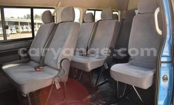 Acheter Occasion Utilitaire Toyota HiAce Bleu à Windhoek, Namibie Acheter Occasion Utilitaire Toyota HiAce Bleu à Windhoek, Namibie