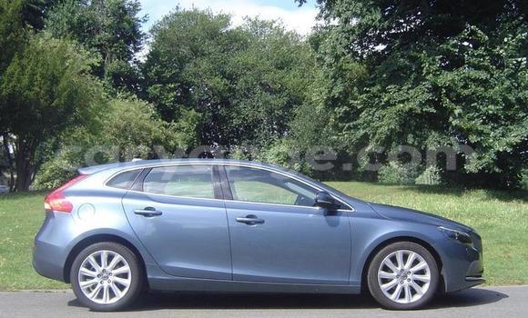 Buy Used Volvo V40 Blue Car in Opuwo in Kunene Buy Used Volvo V40 Blue Car in Opuwo in Kunene