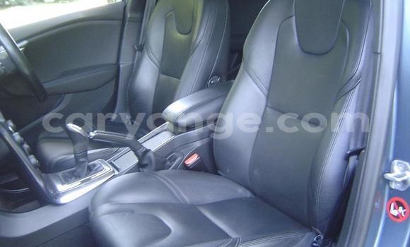 Buy Used Volvo V40 Blue Car in Opuwo in Kunene Buy Used Volvo V40 Blue Car in Opuwo in Kunene