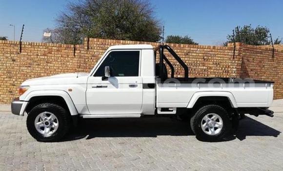 Acheter Occasion Voiture Toyota Land Cruiser Blanc à Windhoek, Namibie Acheter Occasion Voiture Toyota Land Cruiser Blanc à Windhoek, Namibie