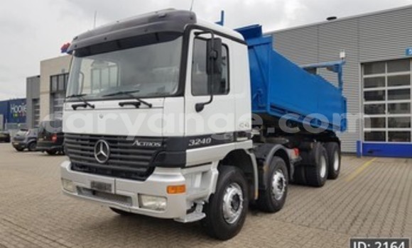 Buy Used Mercedes‒Benz Tipper White Truck in Grootfontein in Namibia