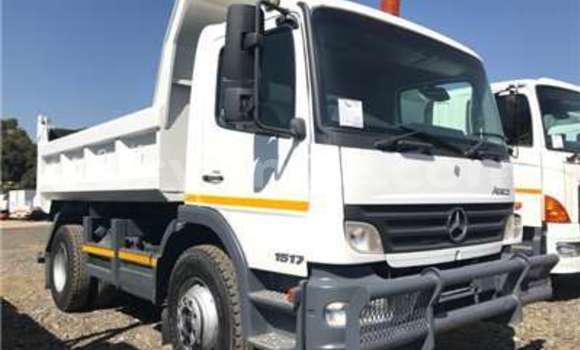 Buy Used Mercedes‒Benz 407D White Truck in Henties Bay in Erongo