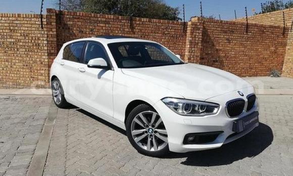 Acheter Occasion Voiture BMW 1er Blanc à Karasburg, Karas Acheter Occasion Voiture BMW 1er Blanc à Karasburg, Karas
