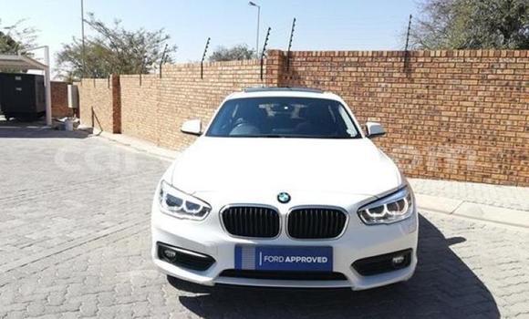 Acheter Occasion Voiture BMW 1er Blanc à Karasburg, Karas Acheter Occasion Voiture BMW 1er Blanc à Karasburg, Karas